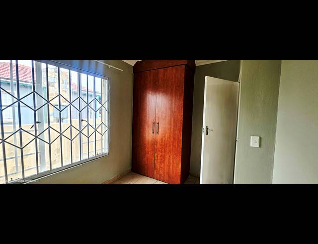3 BEDROOM FREESTANDING TO LET IN BEN FLEUR